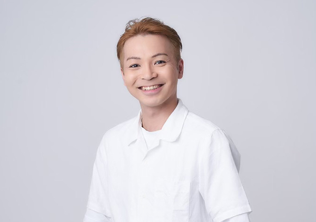新井健太