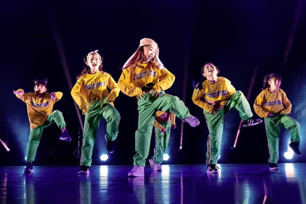 KIDSダンサー育成のスペシャリスト &憧れの一流ダンサーに習える