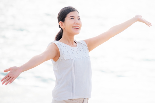 フラを笑顔で踊るコツ 笑顔は顔のたるみ防止にも Noaダンス教室 フラダンス Hula フラダンスの知識 コラム