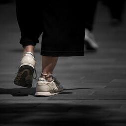 早すぎる！高速のステップの「シカゴフットワーク」｜NOAダンスアカデミー