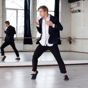 ロックダンスの基本ステップにトライ！｜NOAダンスアカデミー