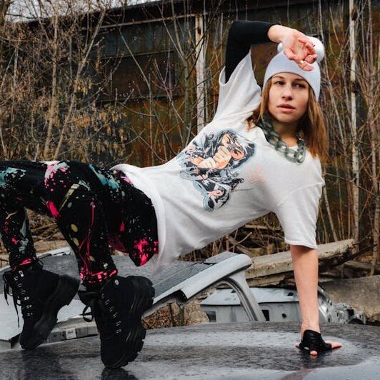 正しく身につけて怪我防止！ ブレイクダンスに必須なアイテムを知ろう！｜NOAダンスアカデミー