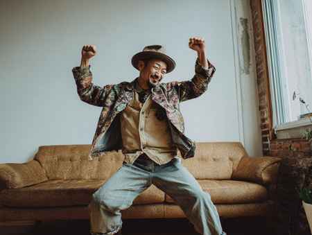u2933761673_A_Japanese_man_in_his_30s_dancing_energetically_t_66977ce5-629e-45f7-92bb-41f8484730b0_1.png